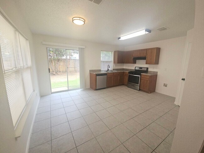 Building Photo - Nice Home in Mansfield ISD