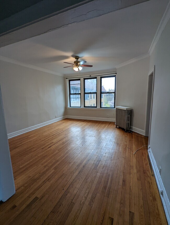 Building Photo - 5457 S Everett Ave