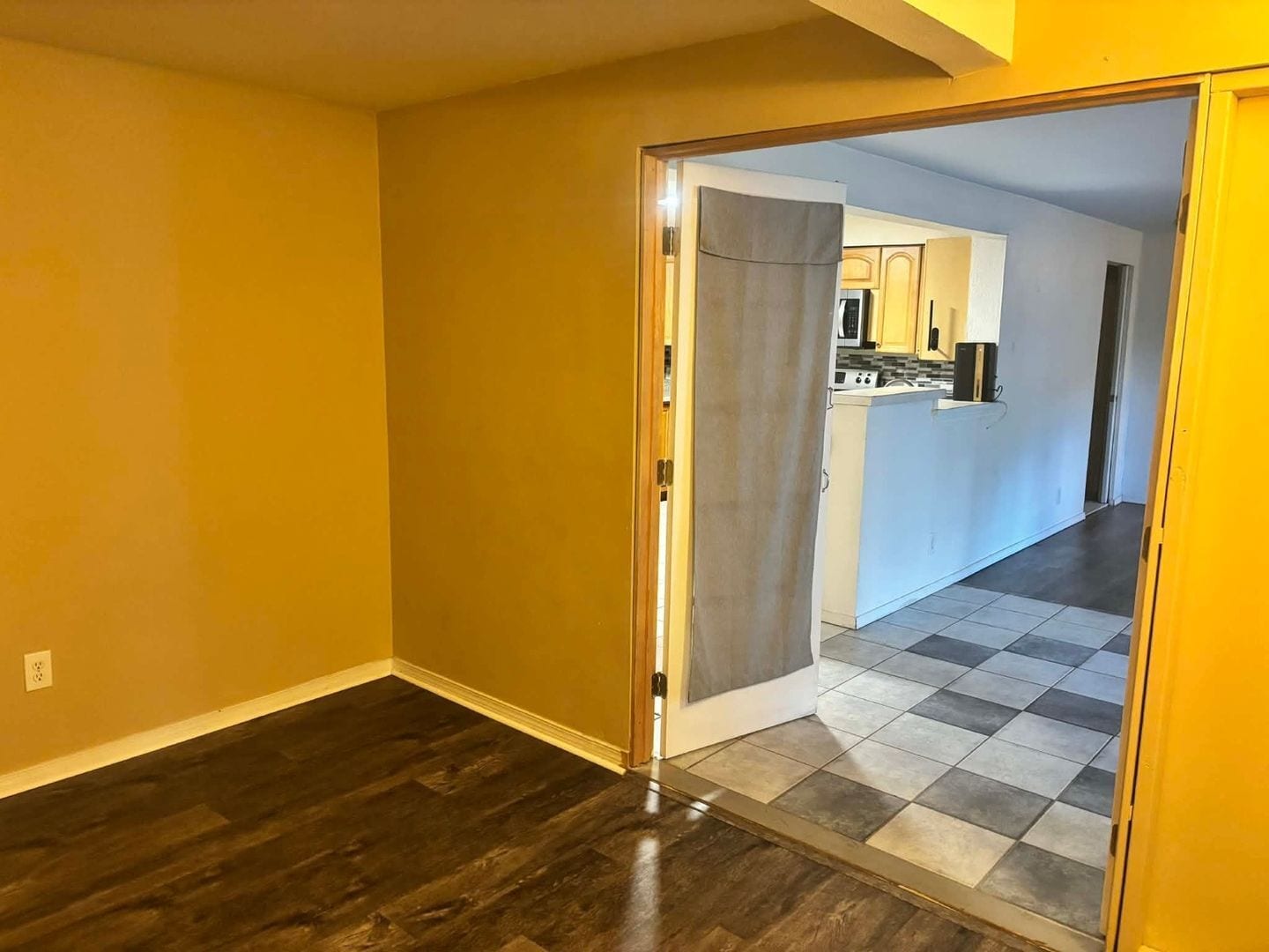 Building Photo - 803 9th Ave NW