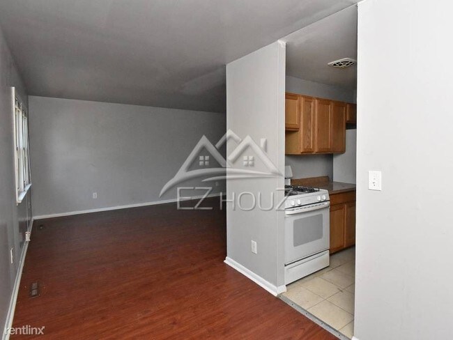 Building Photo - 2 br, 1 bath House - 5611 The Alameda,B