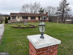 Building Photo - 190 Bachmans Valley Rd