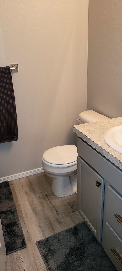 Building Photo - Executive Rental!
