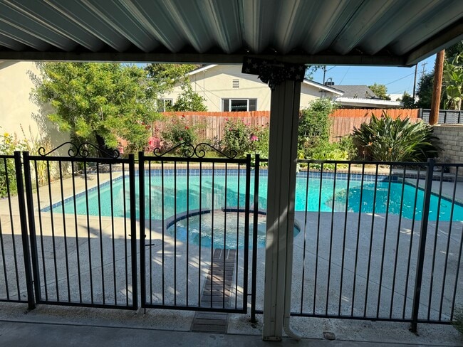 Building Photo - 19859 Gresham St