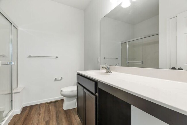Building Photo - 710 Alban Aly