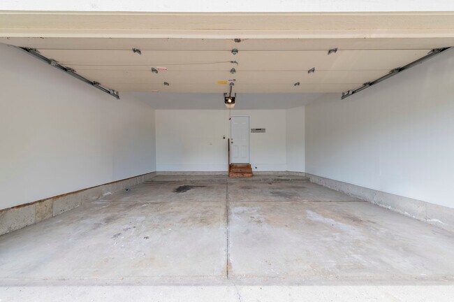 Building Photo - 1226 Bradley Cir