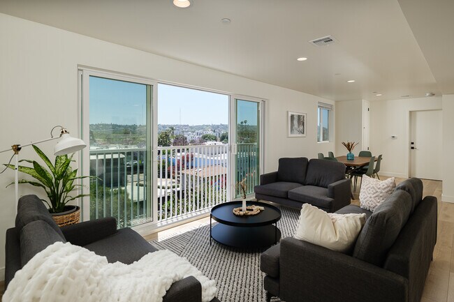 Building Photo - 3045 W Boulevard3H-3H