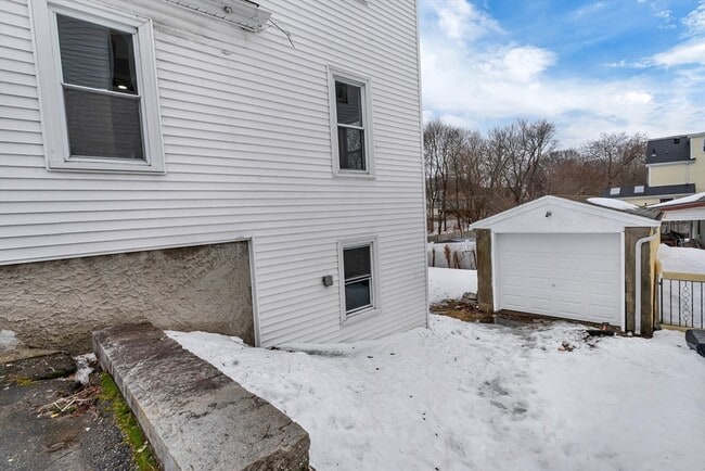 Building Photo - 73 Walnut St