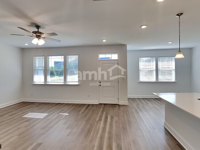 Building Photo - 206 Argea Dr
