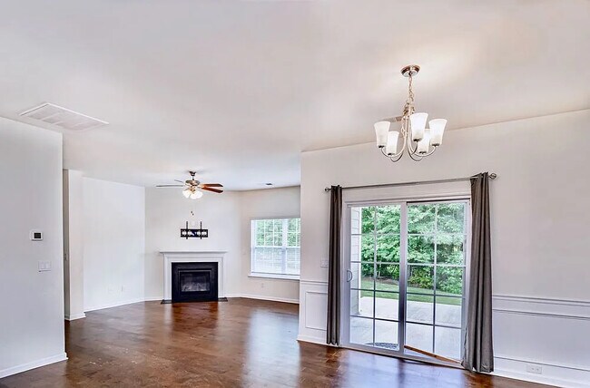 Building Photo - 245 Hartwood Lake Ln
