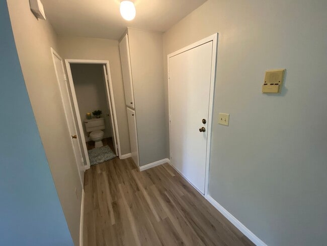 Building Photo - Hyde Park Villas Condo with Mountain Views