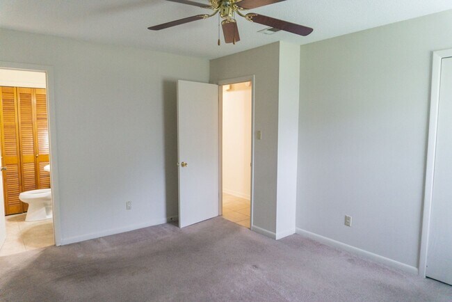 Building Photo - 1225 Parktown Dr