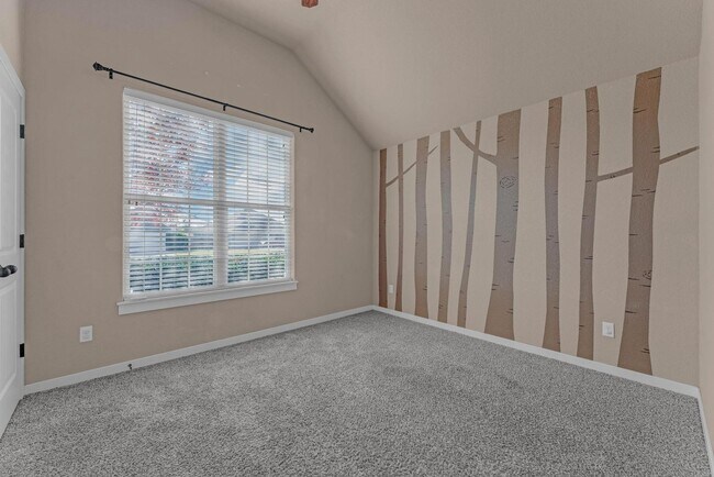 Building Photo - Beautiful 3-Bedroom Home with Open Layout & Fenced Backyard!