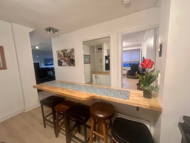 Building Photo - 101 S Raleigh Ave