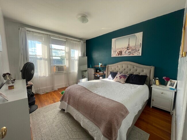 Building Photo - 1677 Commonwealth Ave