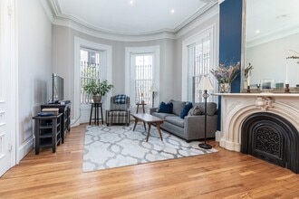 Building Photo - 748 Tremont St