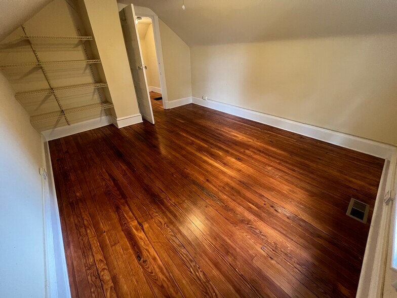 Building Photo - 534 Monkton Rd