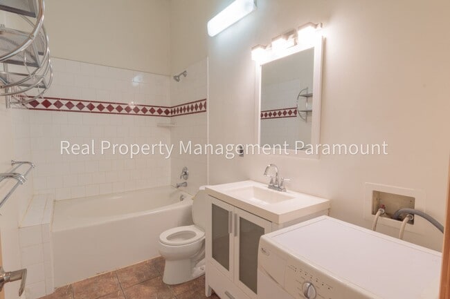 Building Photo - Beautiful One Bedroom Apartment in Downtown Los Angeles!