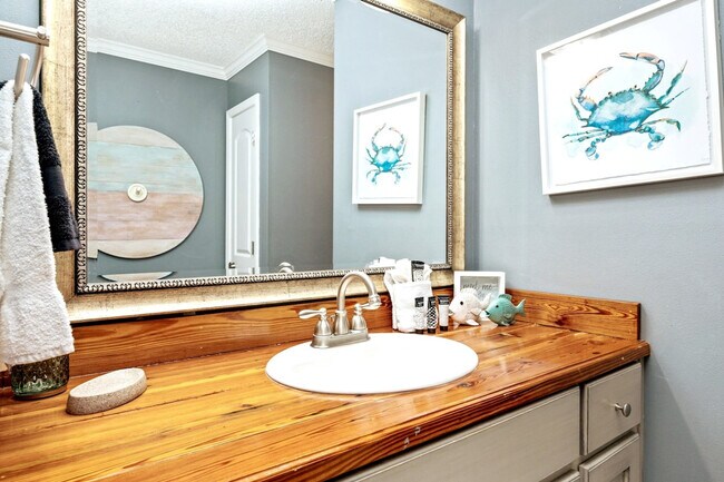 Building Photo - 149 Durango Rd