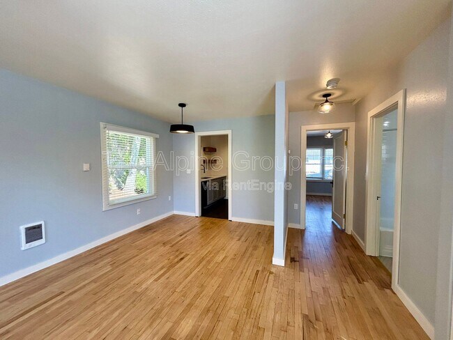 Building Photo - 4831 N Maryland Ave