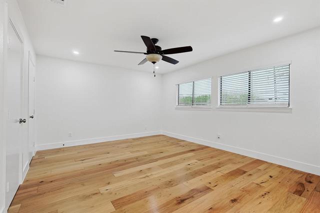 Building Photo - 402 Creekmeadow Ln