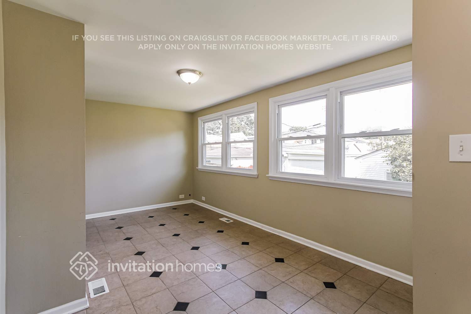 Building Photo - 6042 W Bryn Mawr Ave