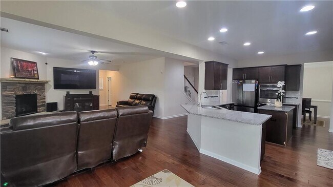 Building Photo - 5295 Rustic Ct