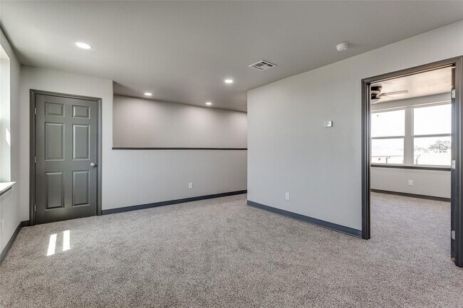 Building Photo - 12571 US-77