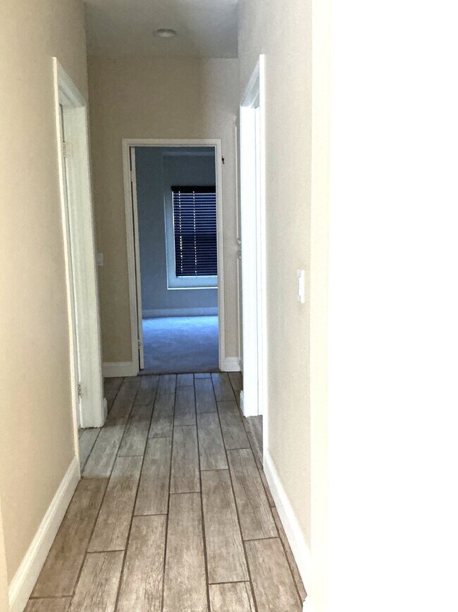 Building Photo - Beautiful 5 Bedroom Home in Desirable Stoney Mountain Ranch – Now Available!