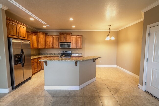 Building Photo - Italian Villages | 3-Bedroom Naples