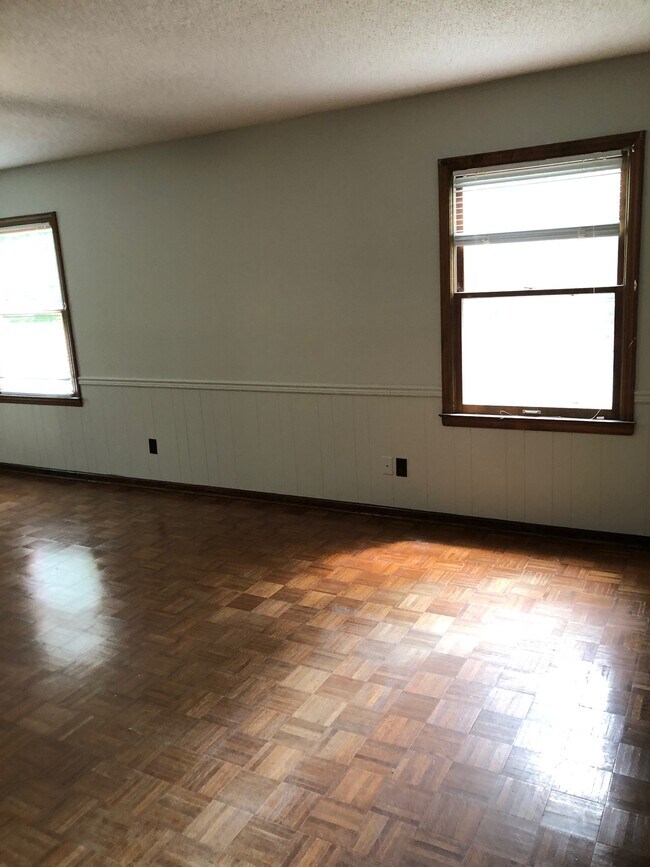 Building Photo - 826 Hillcroft Pl