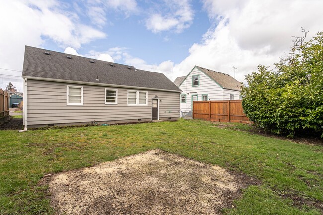 Building Photo - Charming 2 Bedroom Bungalow in North Portland