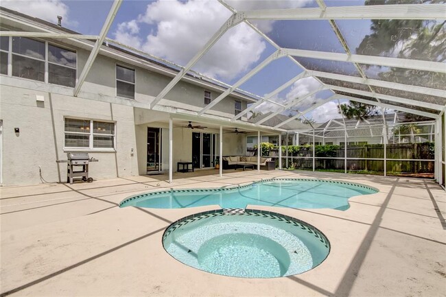 Building Photo - 9401 Woodbay Dr