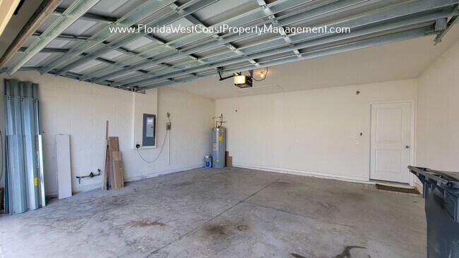 Building Photo - LOVELY 3 BEDROOM/2 BATH HOME WITH FENCED YARD! WILLOW WALK- PALMETTO!!!