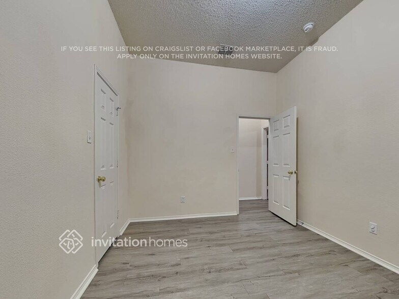 Building Photo - 2003 Walnut Hills Ln