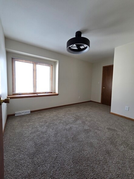 Building Photo - 2002 Madera St