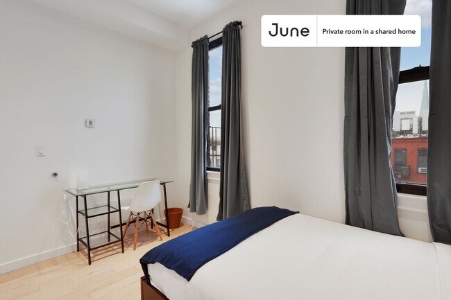 Building Photo - Private bedroom in 5 bed/3 bath Home