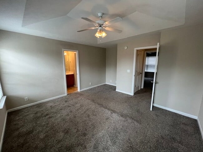 Building Photo - *END UNIT* 2 Bed, 2.5 Bath Townhome in The Cottages at Indian Park