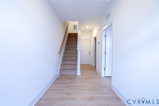 Building Photo - 15309 Sunray Aly