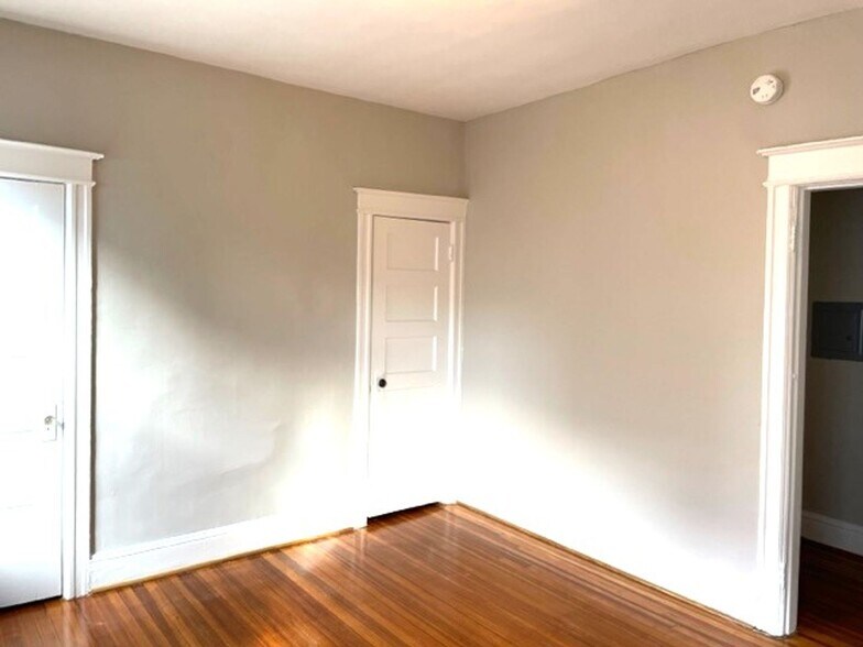 Building Photo - 1715 P St NW