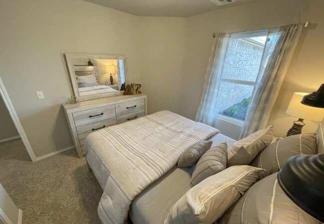 Building Photo - 10620 Pine Wy