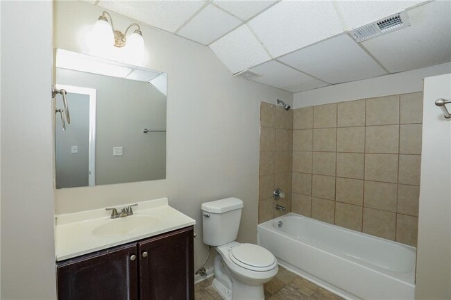 Building Photo - 5747 Graceland Dr SW