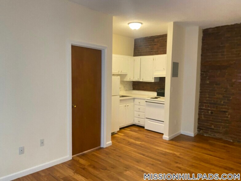 Building Photo - 62 S Huntington Ave