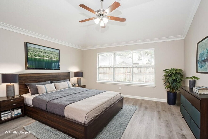 Building Photo - 8911 Cypress Square Dr