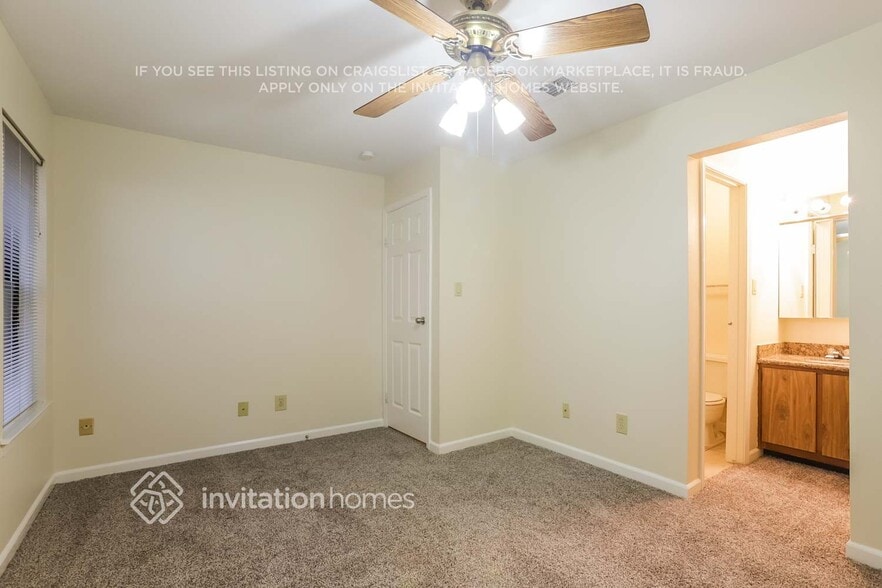 Building Photo - 7 Redberry Ct