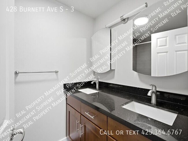 Building Photo - 428 Burnett Ave S