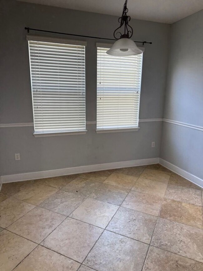 Building Photo - 1676 Majestic View Ln