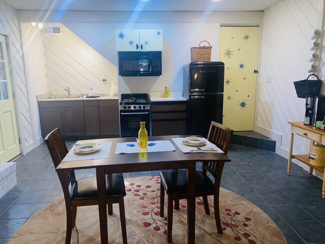 Kitchen/Dining Area - 1925 Charlotte Dr