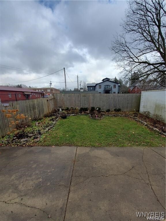 Building Photo - 26 Temple Pl