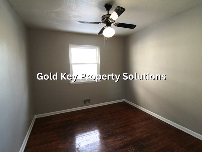 Building Photo - 2418-2418 1/2 Central Ave Anderson, IN 46016