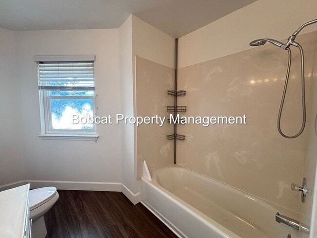 Building Photo - 1407 Mission St